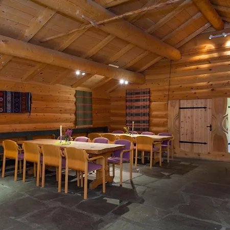 Raulandsakademiet بيت شباب